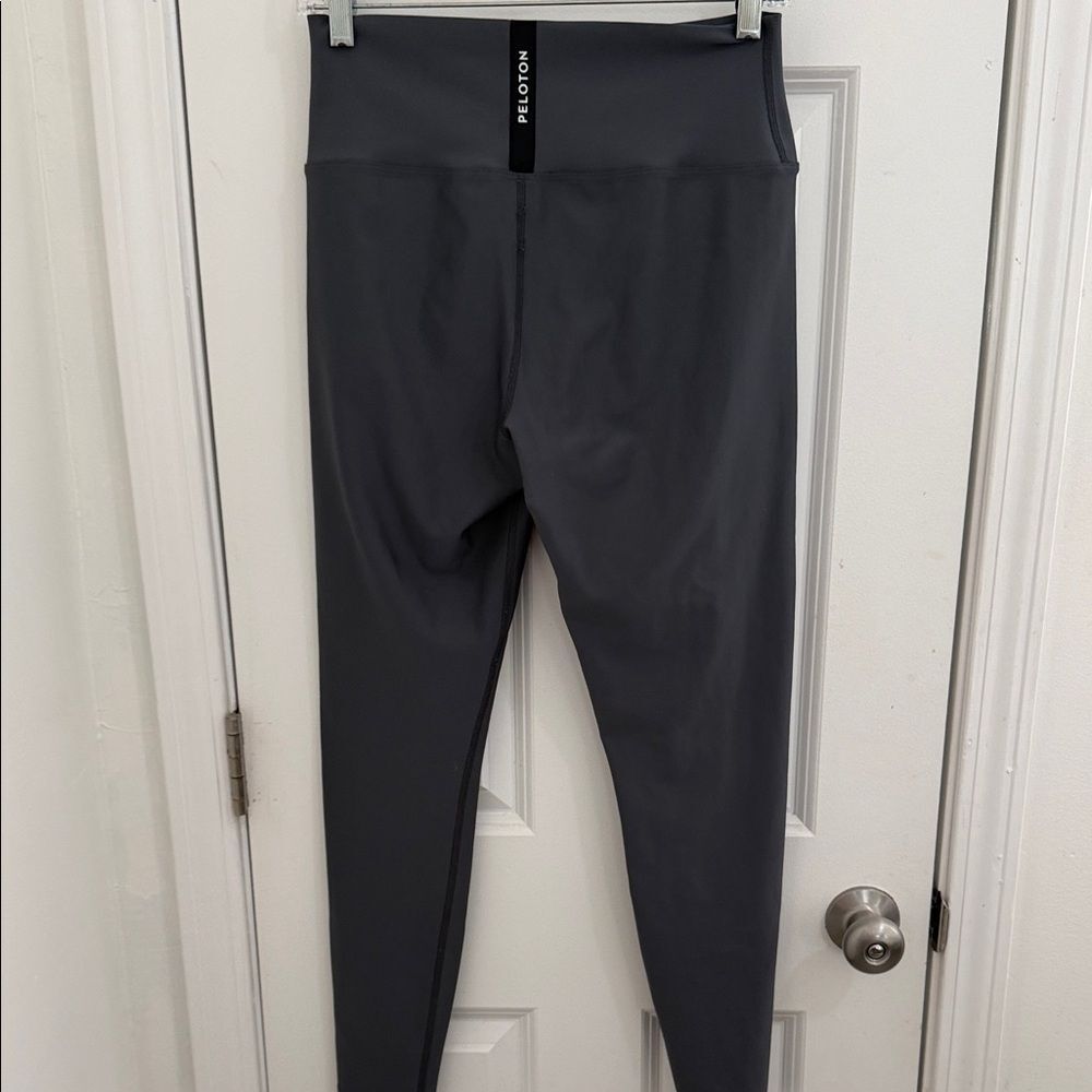 Peloton Charcoal High-Rise Leggings Size Large - Picture 2 of 9